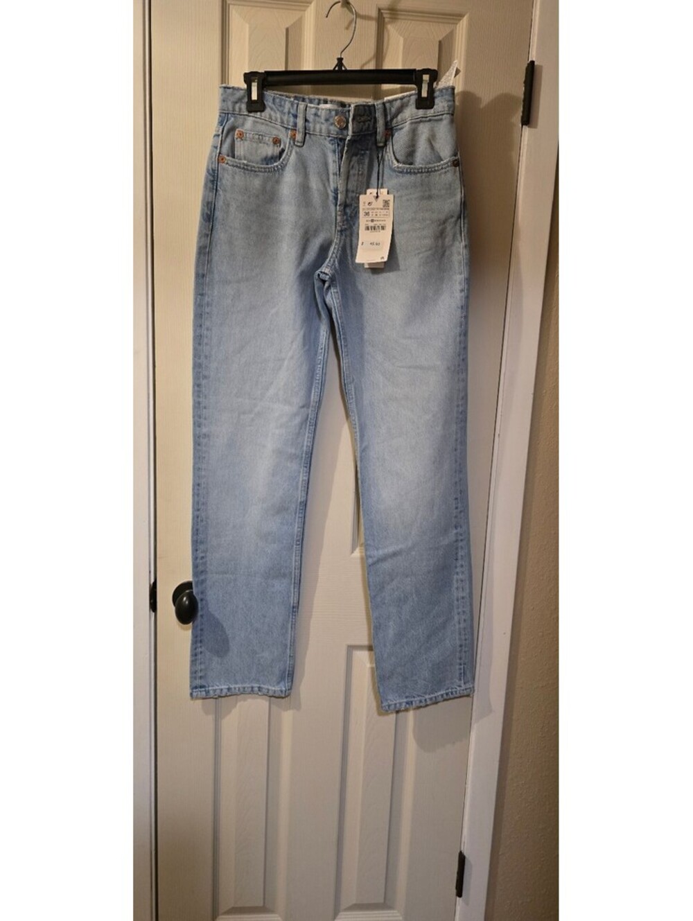 Zara Light Wash Straight-Leg Jeans – Size US 4 / EU 36 – NWT
